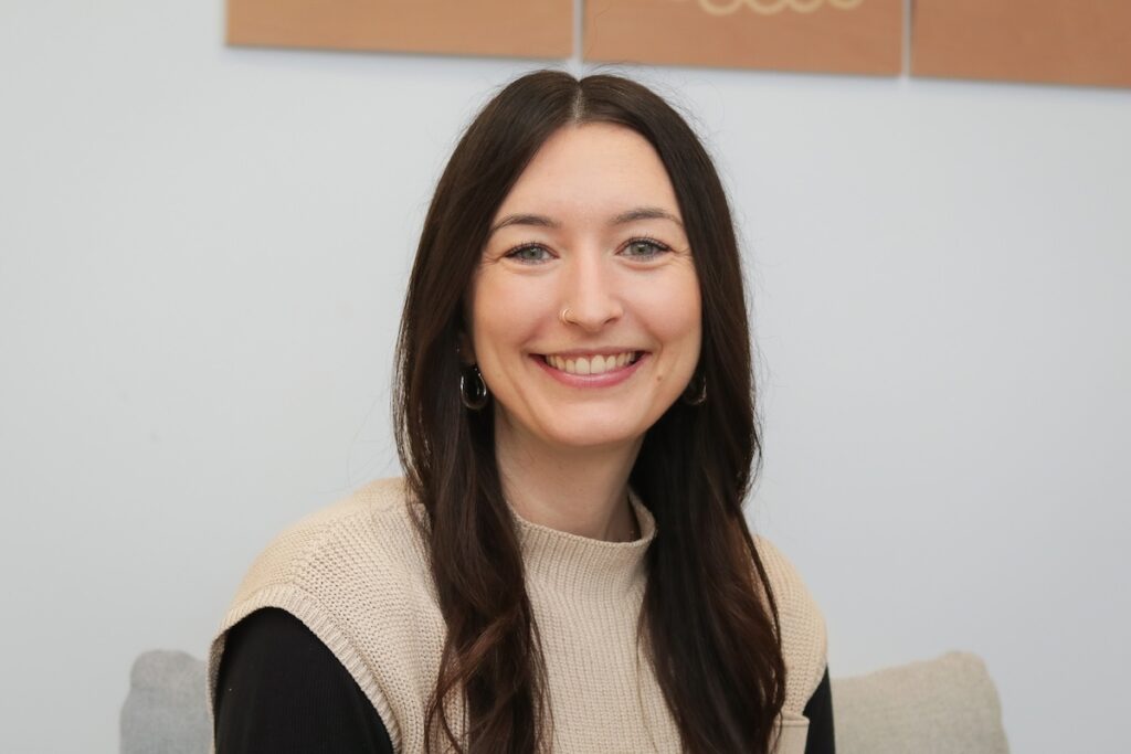 Headshot of Catherine Higgins, LMHC at Beacon Therapy Group.