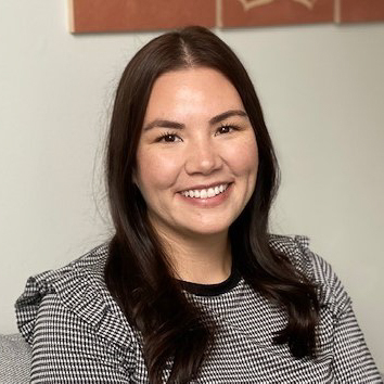 Headshot of Anna Potter, MA at Beacon Therapy Group.
