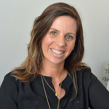 Headshot of Leah Leavitt, LICSW at Beacon Therapy Group.